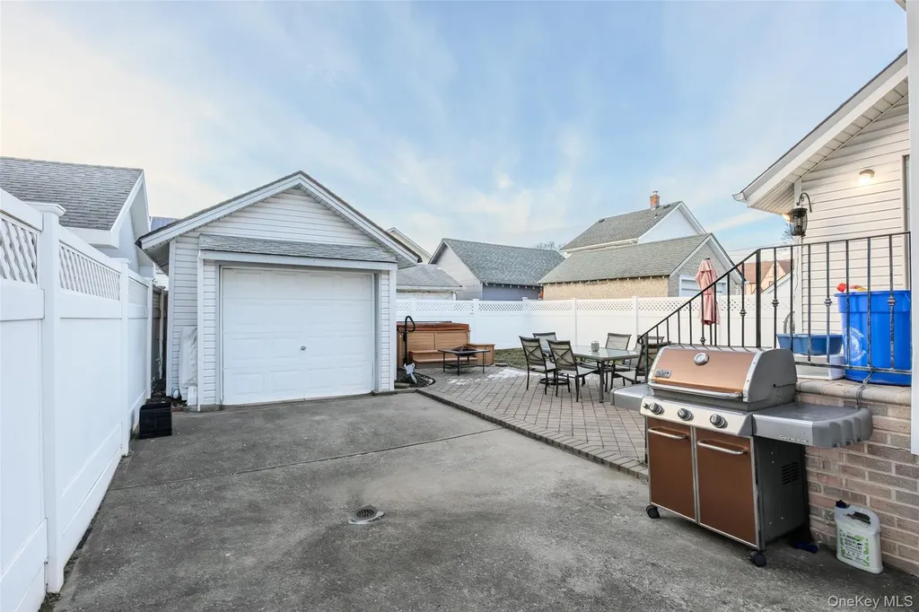 152 Rockaway Parkway Valley Stream NY 11580