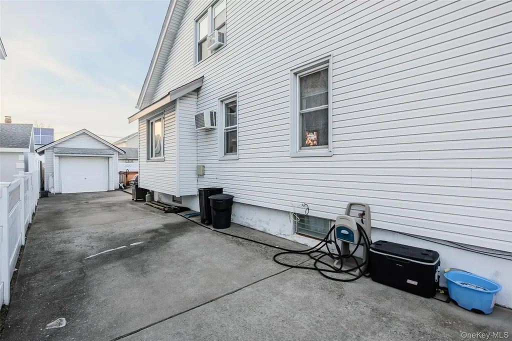 152 Rockaway Parkway Valley Stream NY 11580