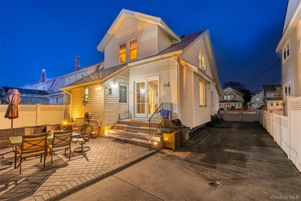 152 Rockaway Parkway Valley Stream NY 11580