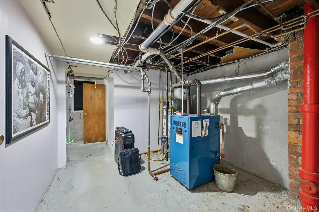 152 Rockaway Parkway Valley Stream NY 11580