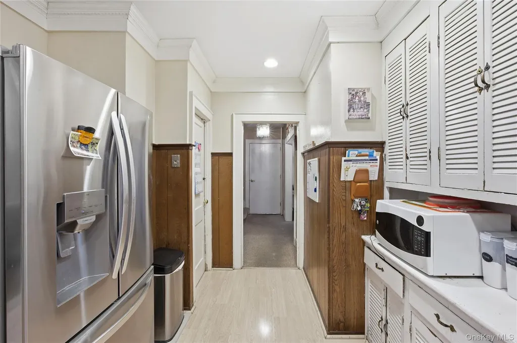 152 Rockaway Parkway Valley Stream NY 11580