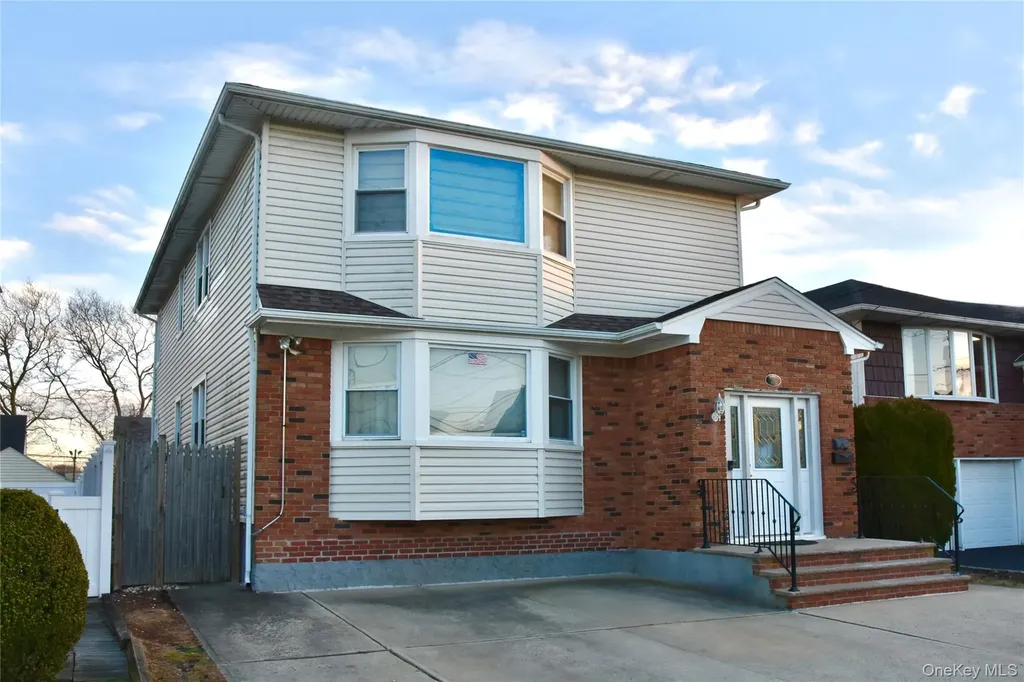 242 Munro Boulevard Valley Stream NY 11581