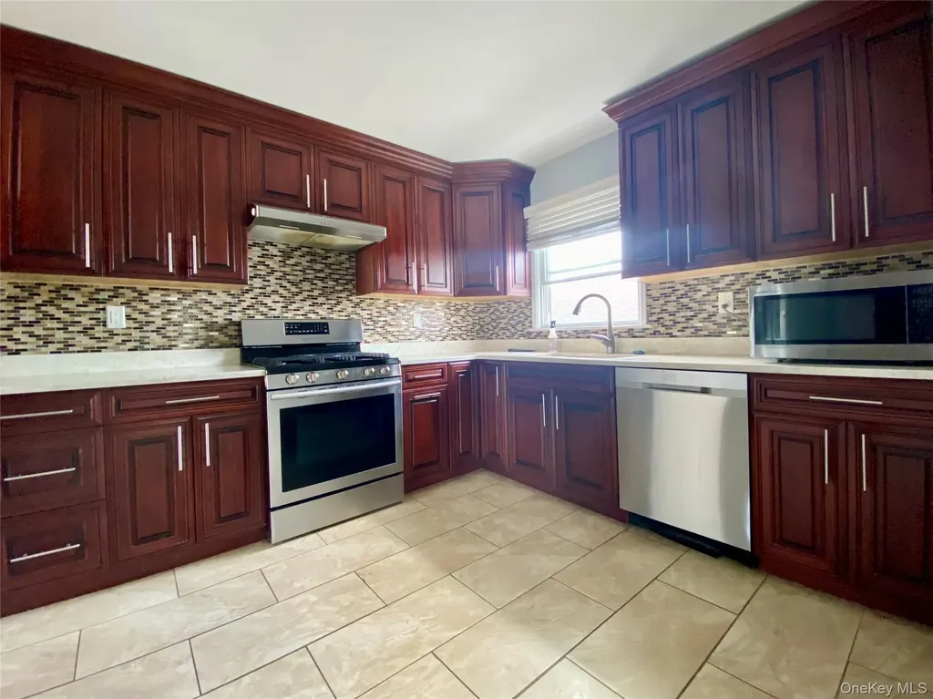 242 Munro Boulevard Valley Stream NY 11581