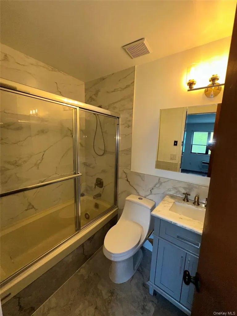 83 Manorhaven Boulevard Port Washington NY 11050