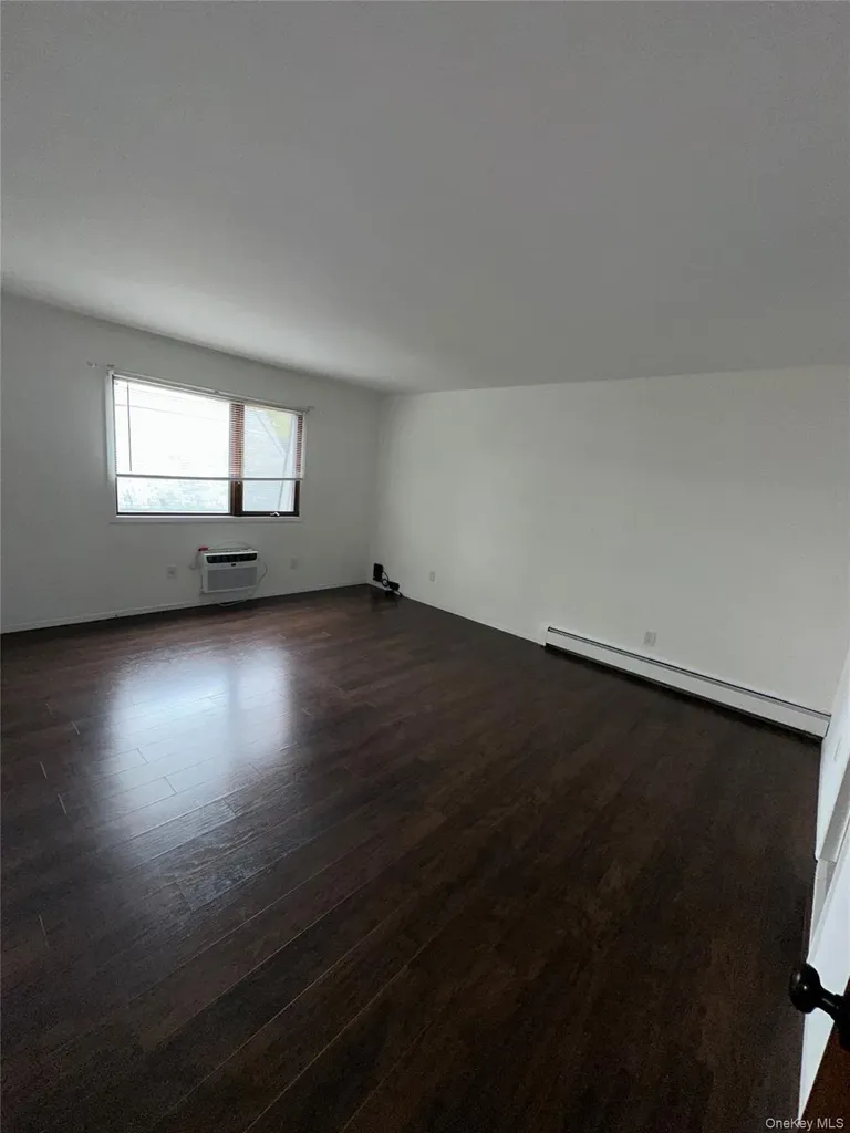 83 Manorhaven Boulevard Port Washington NY 11050