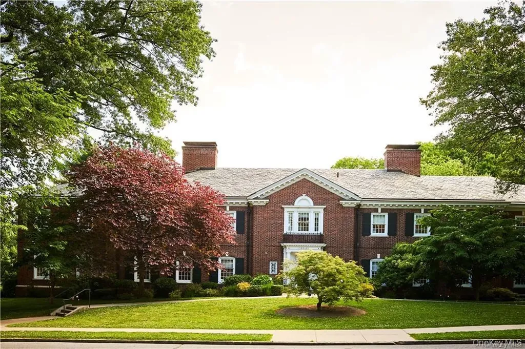 51 Pondfield Road Bronxville NY 10708