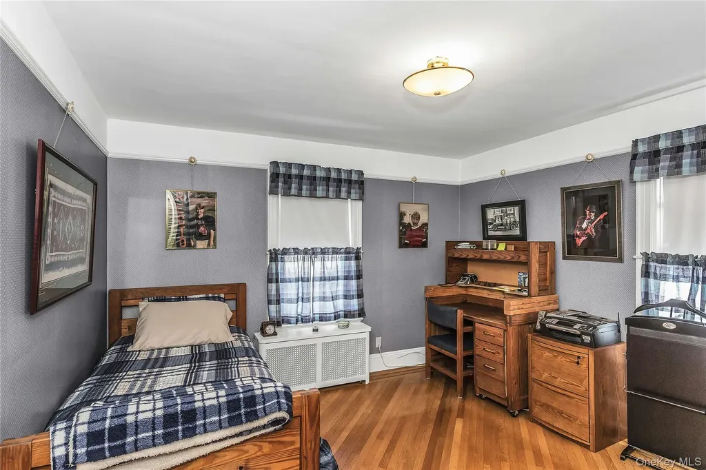 8 3rd Place Garden City NY 11530