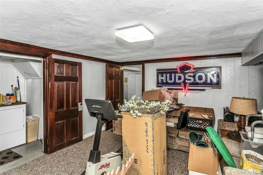 8 3rd Place Garden City NY 11530