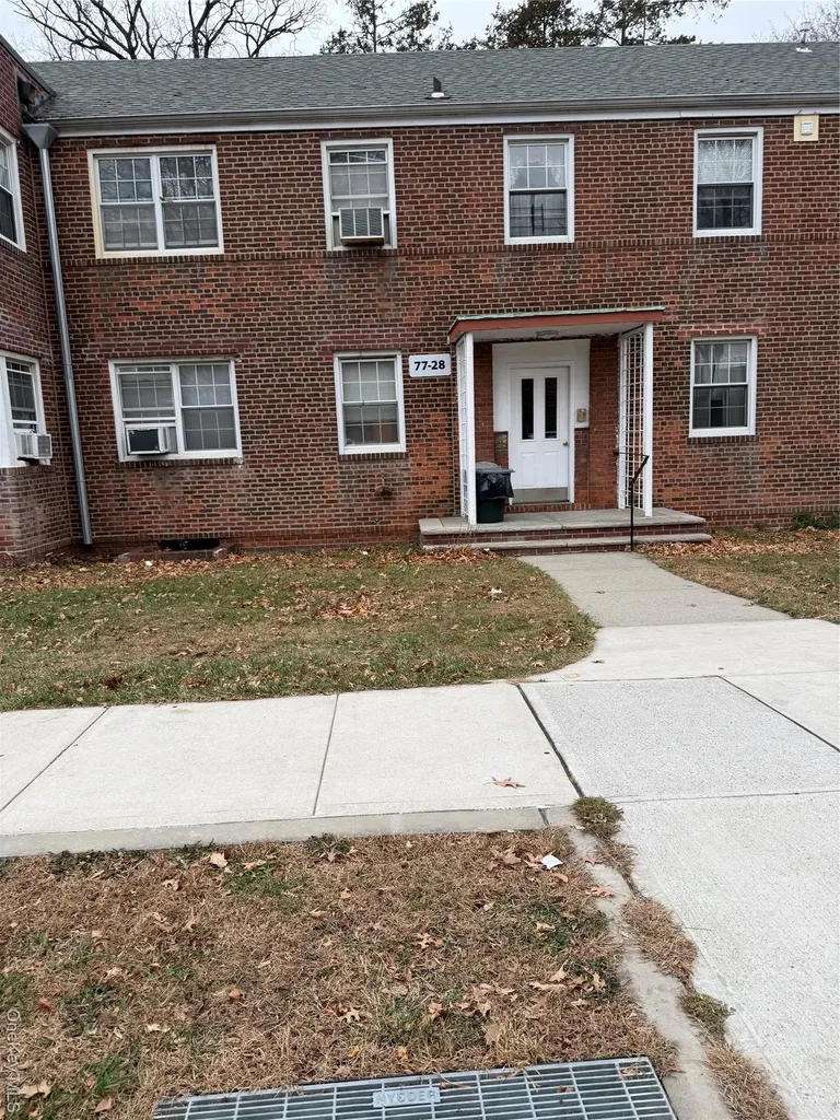 77-28 Vleigh Place Flushing NY 11367