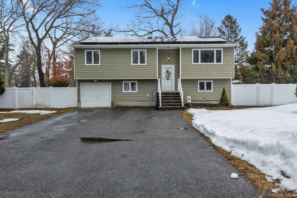 11 17th Avenue Ronkonkoma NY 11779