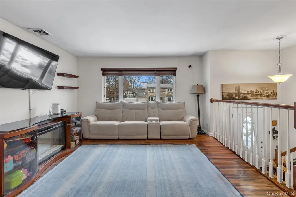 11 17th Avenue Ronkonkoma NY 11779