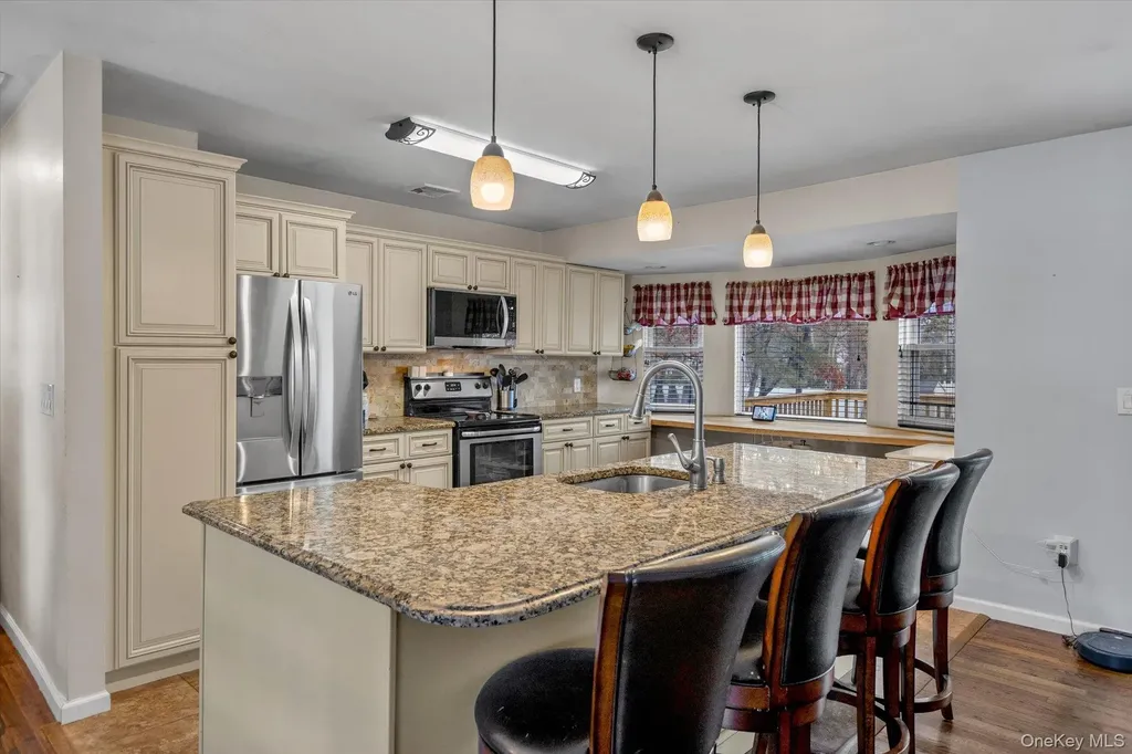 11 17th Avenue Ronkonkoma NY 11779