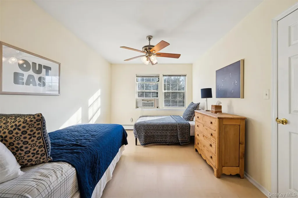7 Huckleberry Lane Hampton Bays NY 11946