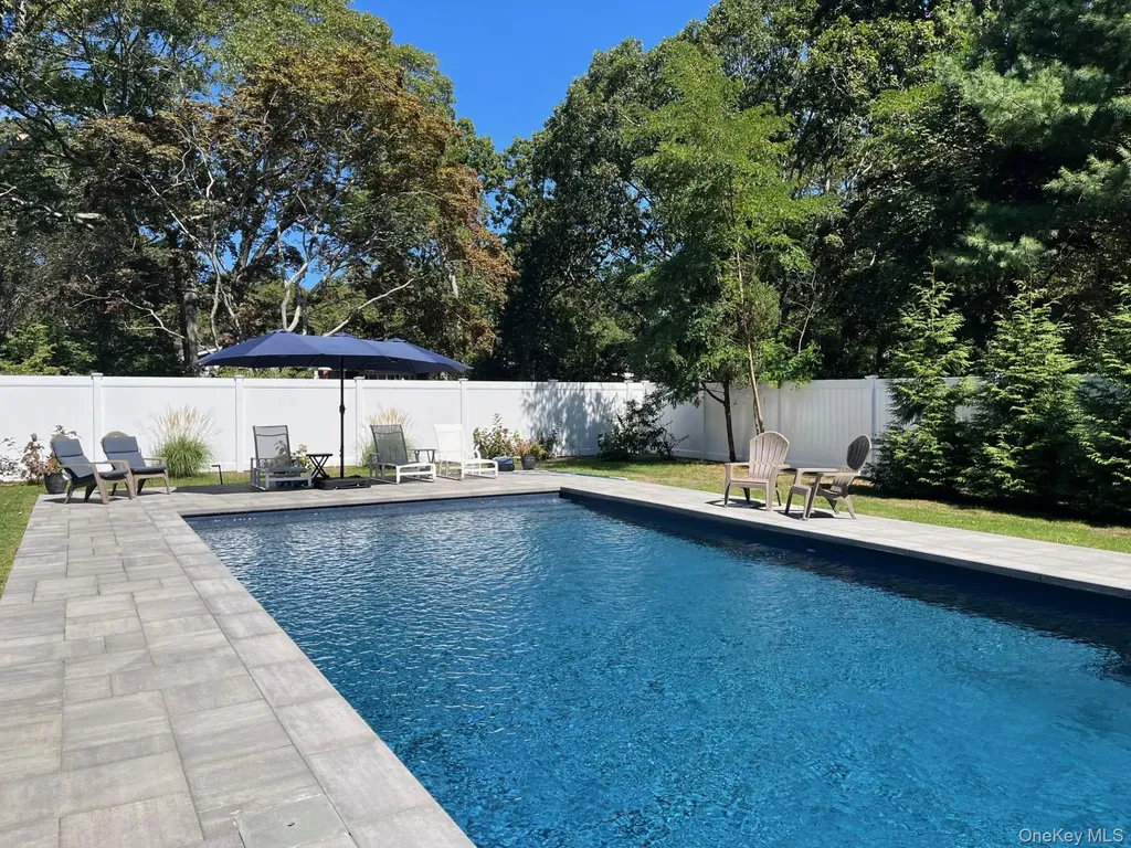 7 Huckleberry Lane Hampton Bays NY 11946
