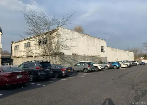 525 Ray Street Freeport NY 11520