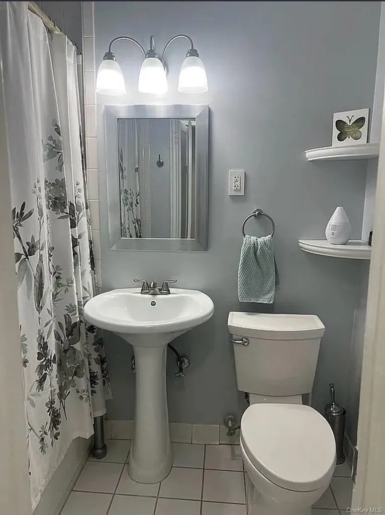 19 Lawrence Drive White Plains NY 10603