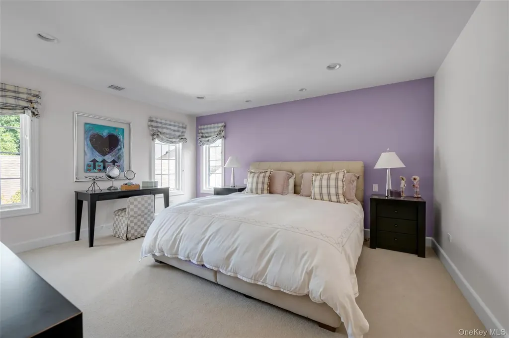 17 Evergreen Circle Manhasset NY 11030