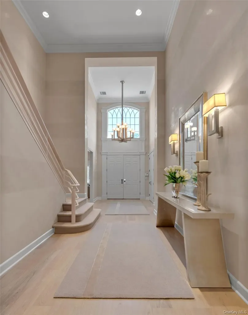 17 Evergreen Circle Manhasset NY 11030