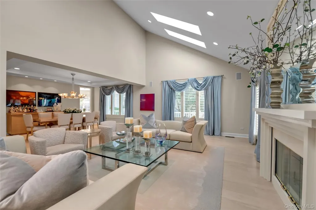 17 Evergreen Circle Manhasset NY 11030