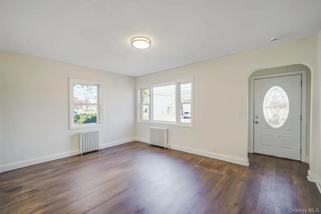 470 Miller Avenue Freeport NY 11520