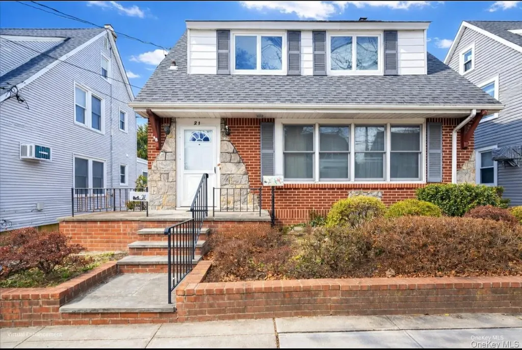 21 Cornell Street Williston Park NY 11596