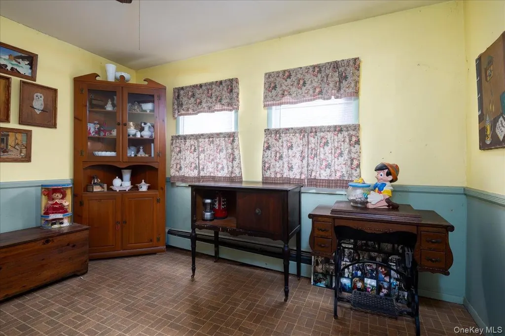 21 Cornell Street Williston Park NY 11596