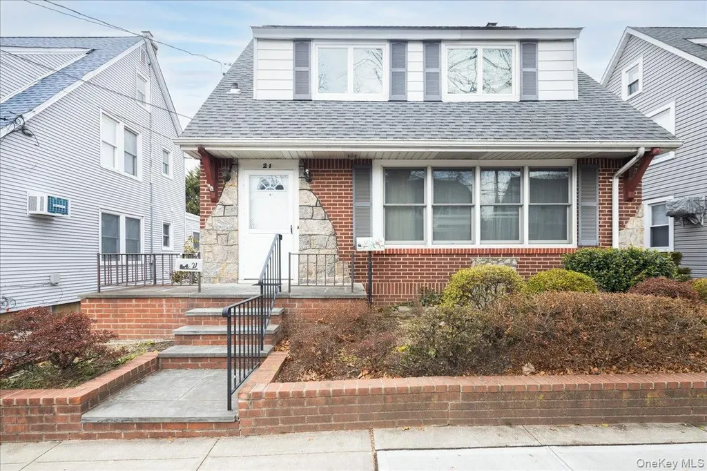 21 Cornell Street Williston Park NY 11596