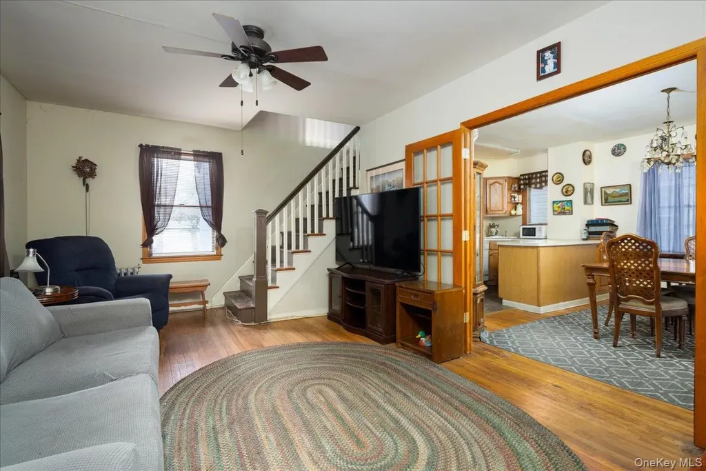 21 Cornell Street Williston Park NY 11596