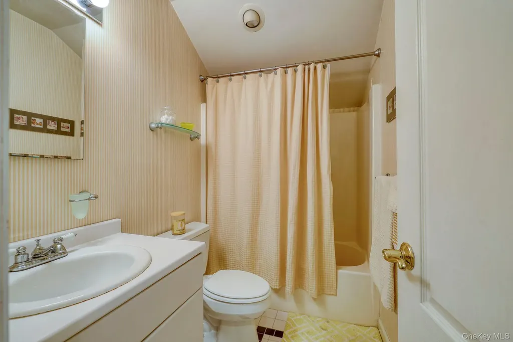 7 Birkdale Court Poughkeepsie NY 12603