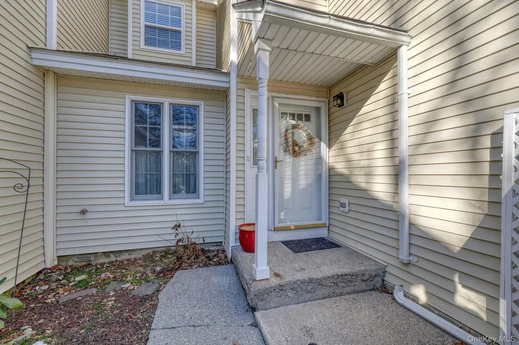 7 Birkdale Court Poughkeepsie NY 12603