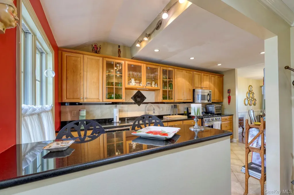 7 Birkdale Court Poughkeepsie NY 12603
