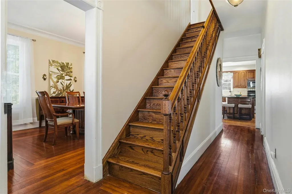 13 Walnut Street Glen Head NY 11545