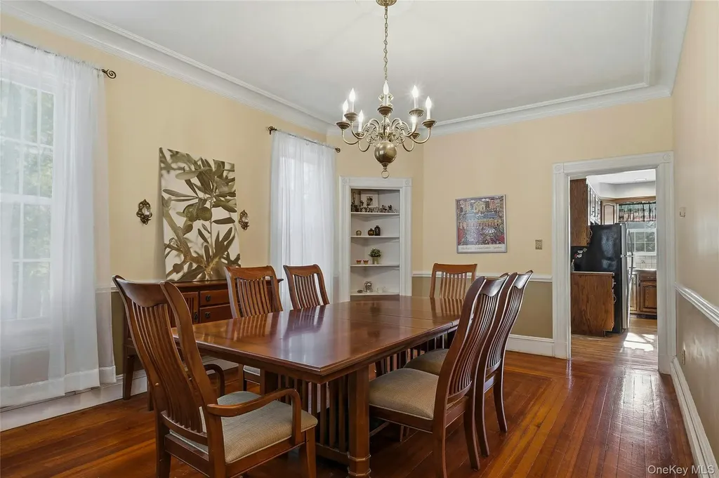 13 Walnut Street Glen Head NY 11545