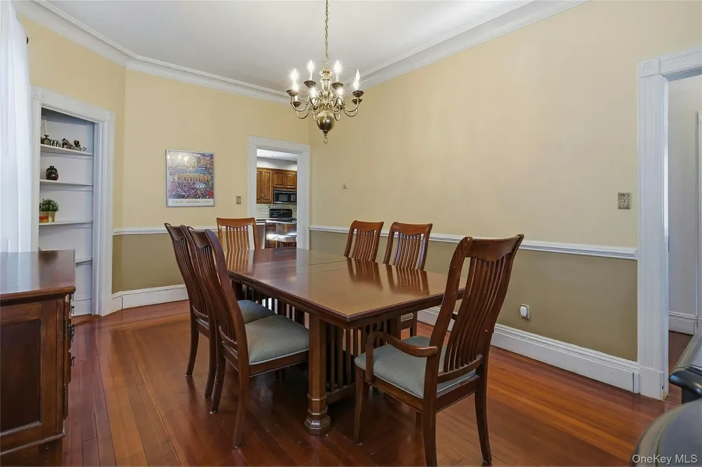 13 Walnut Street Glen Head NY 11545
