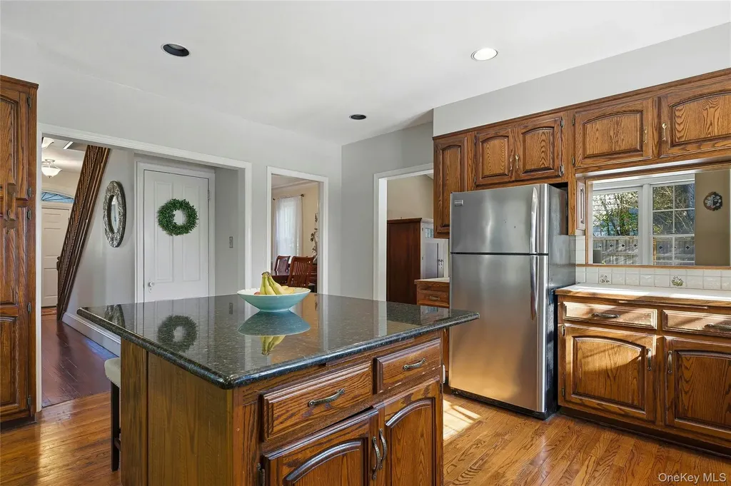 13 Walnut Street Glen Head NY 11545