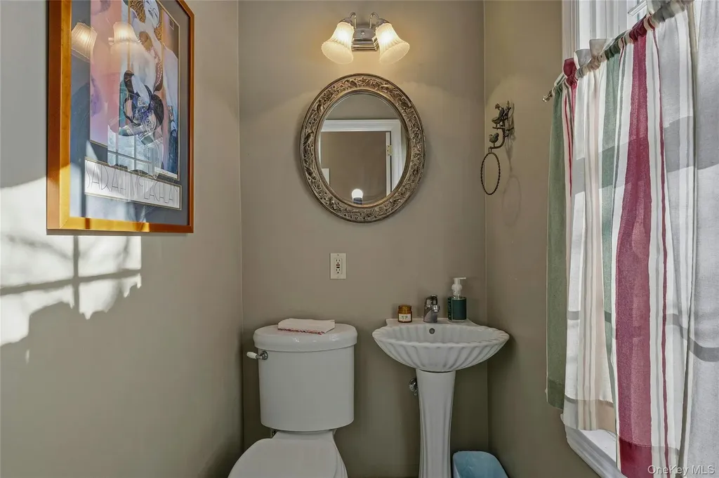 13 Walnut Street Glen Head NY 11545