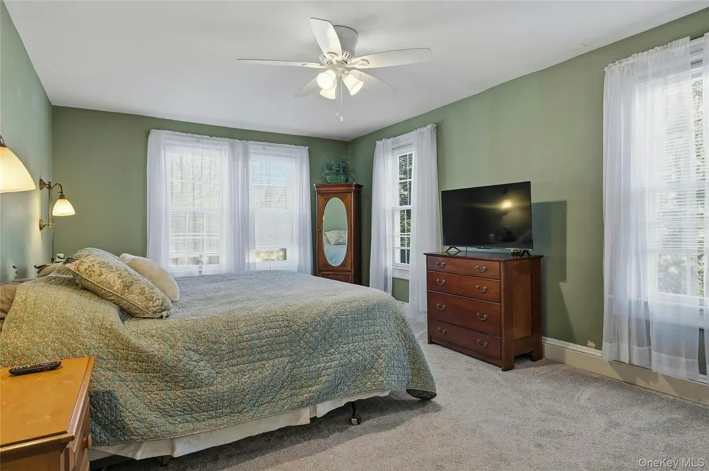 13 Walnut Street Glen Head NY 11545
