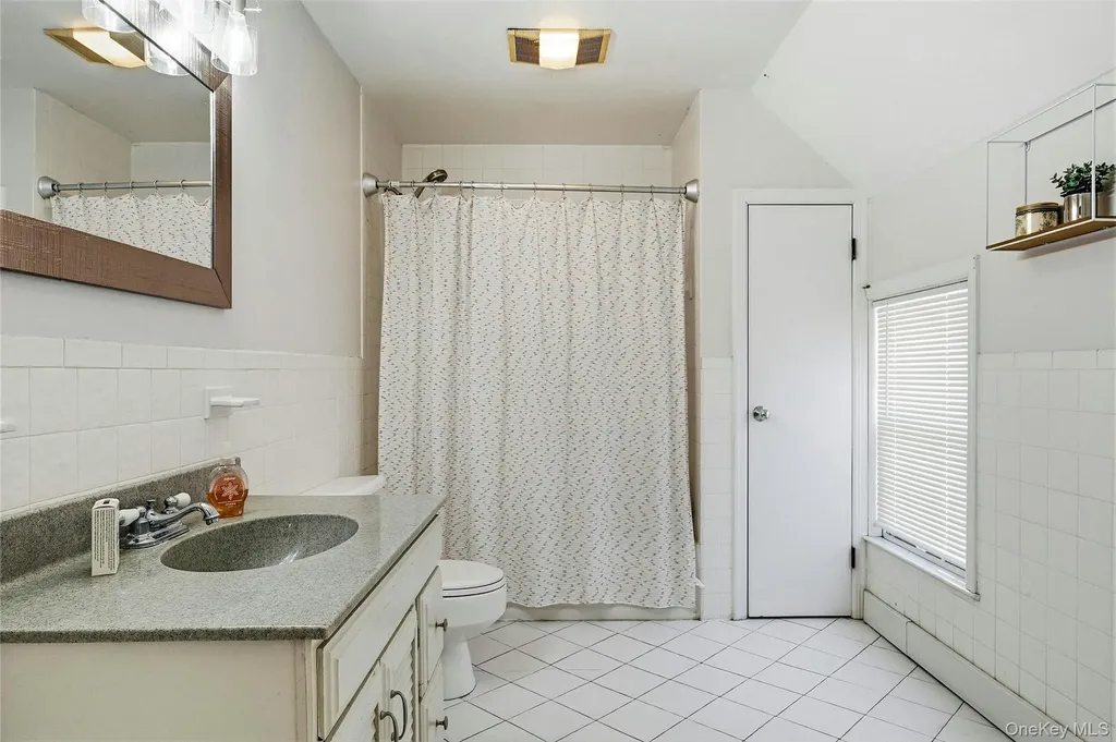 13 Walnut Street Glen Head NY 11545