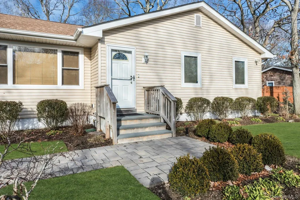 79 School Street Hampton Bays NY 11946