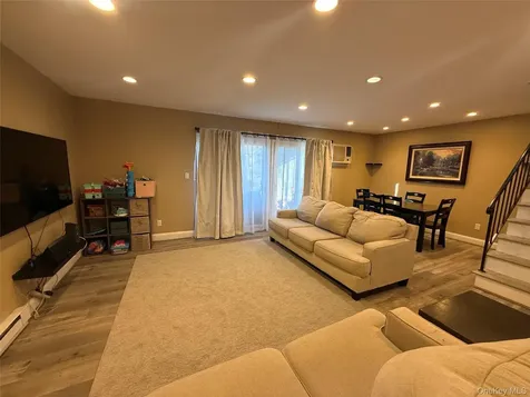 1604 Chelsea Cove S Hopewell Junction NY 12533