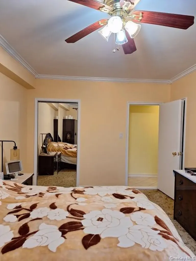 250 Central Avenue Lawrence NY 11559