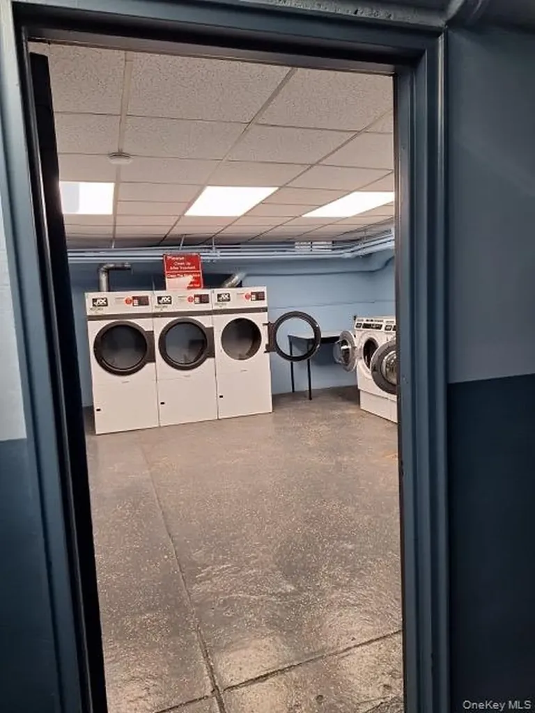 250 Central Avenue Lawrence NY 11559