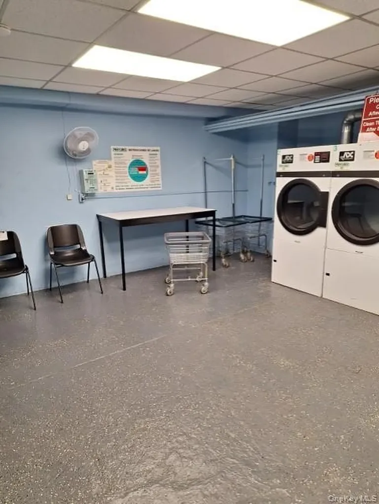 250 Central Avenue Lawrence NY 11559