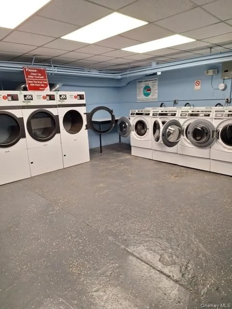 250 Central Avenue Lawrence NY 11559