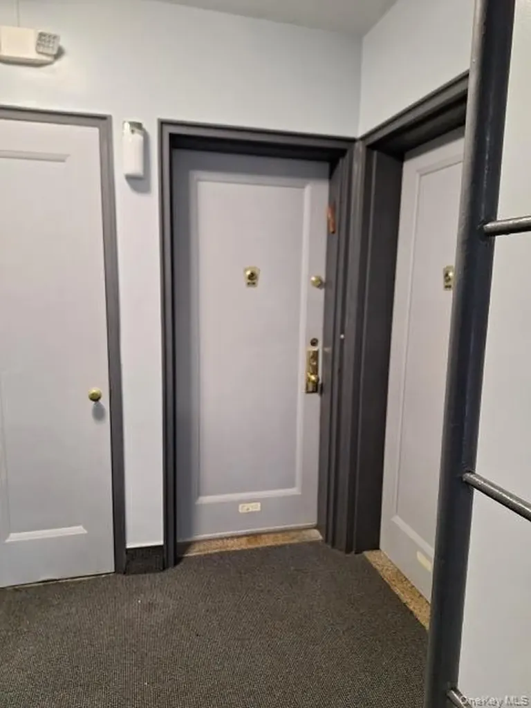 250 Central Avenue Lawrence NY 11559