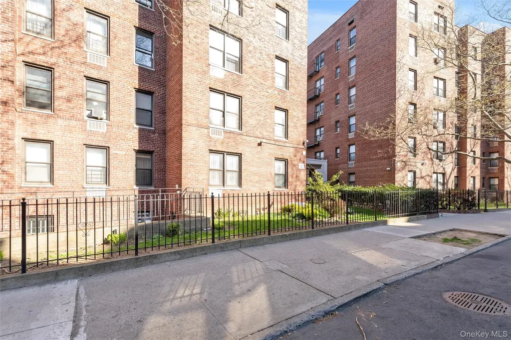 141-05 Pershing Crescent Briarwood NY 11432