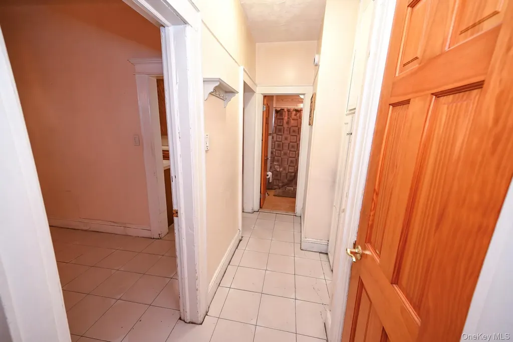 7839 82nd Street Glendale NY 11385