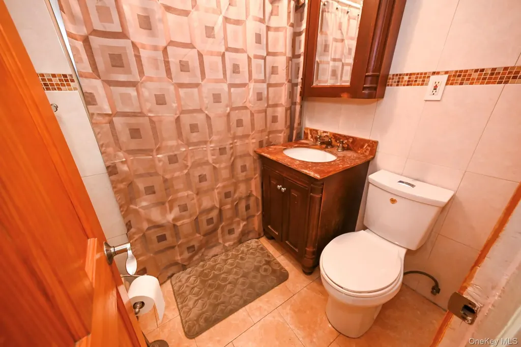 7839 82nd Street Glendale NY 11385