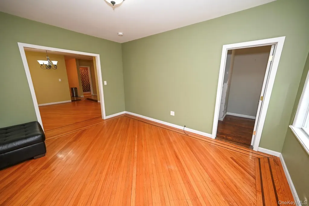 7839 82nd Street Glendale NY 11385