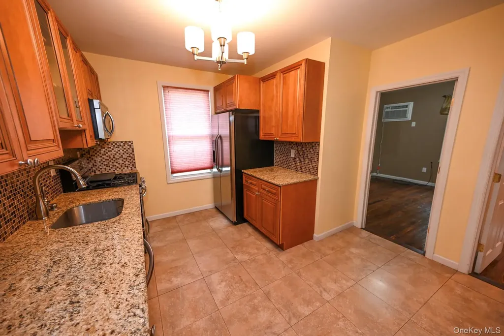 7839 82nd Street Glendale NY 11385